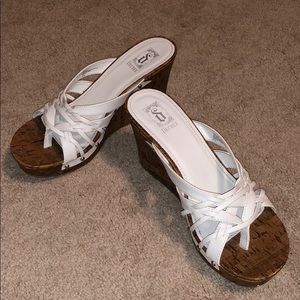 White Wedges